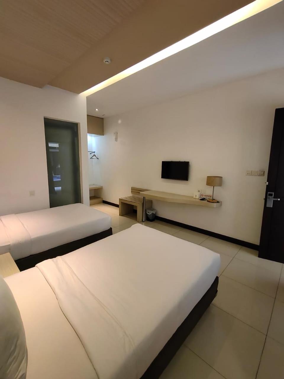 Sweet Garden Guest House Malang Ngoại thất bức ảnh