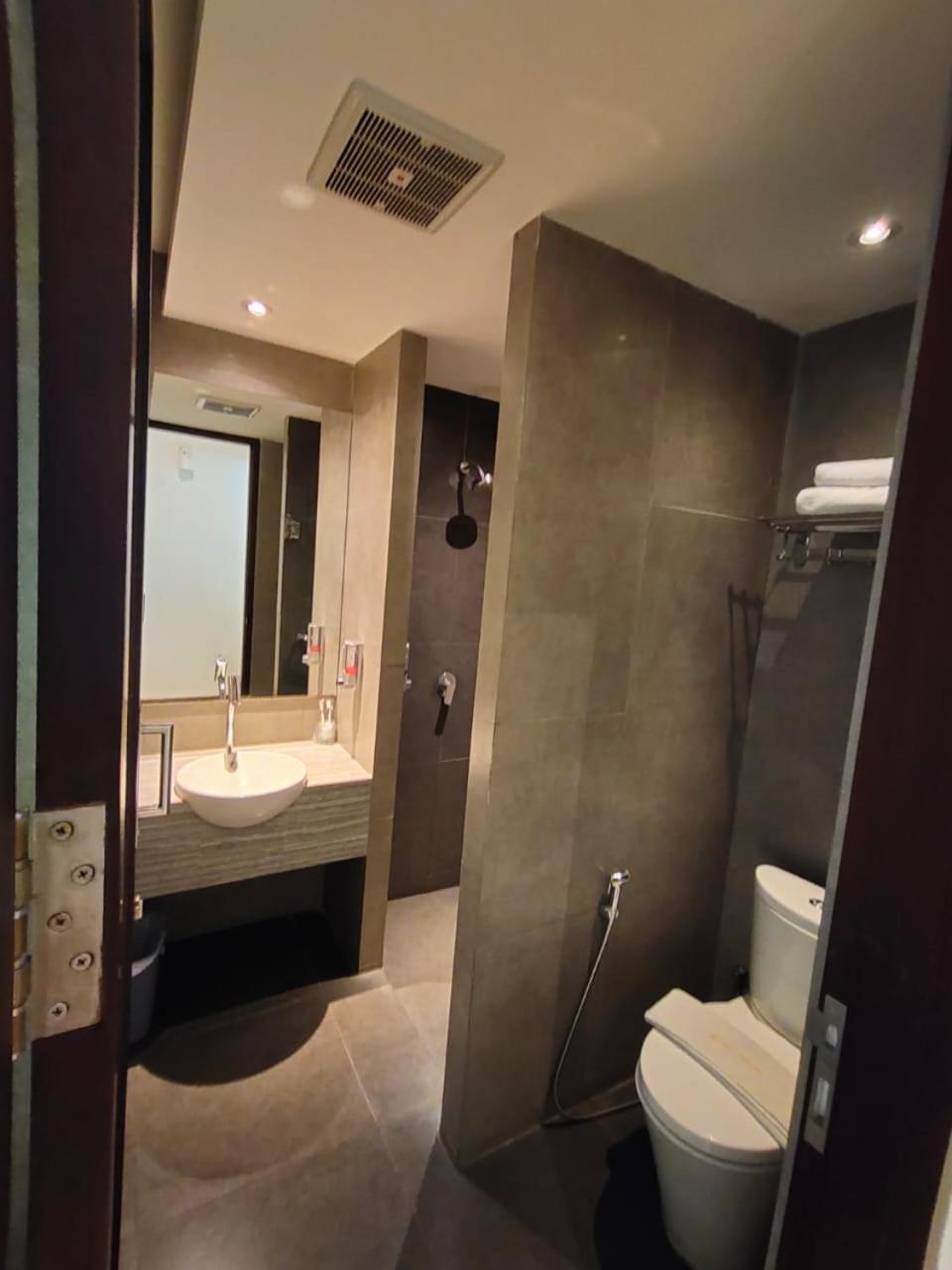 Sweet Garden Guest House Malang Ngoại thất bức ảnh