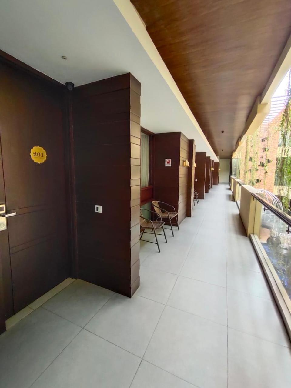 Sweet Garden Guest House Malang Ngoại thất bức ảnh