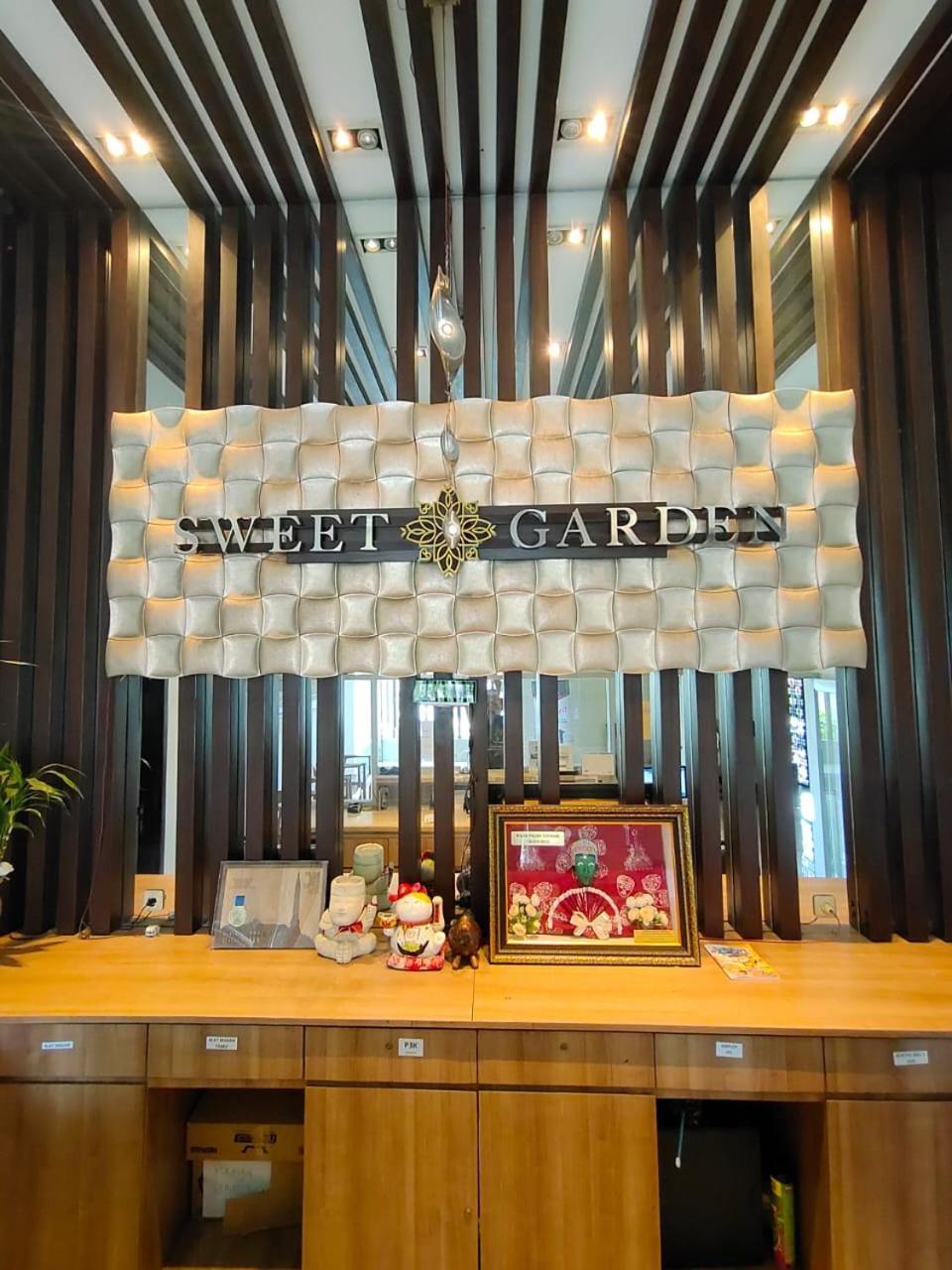 Sweet Garden Guest House Malang Ngoại thất bức ảnh