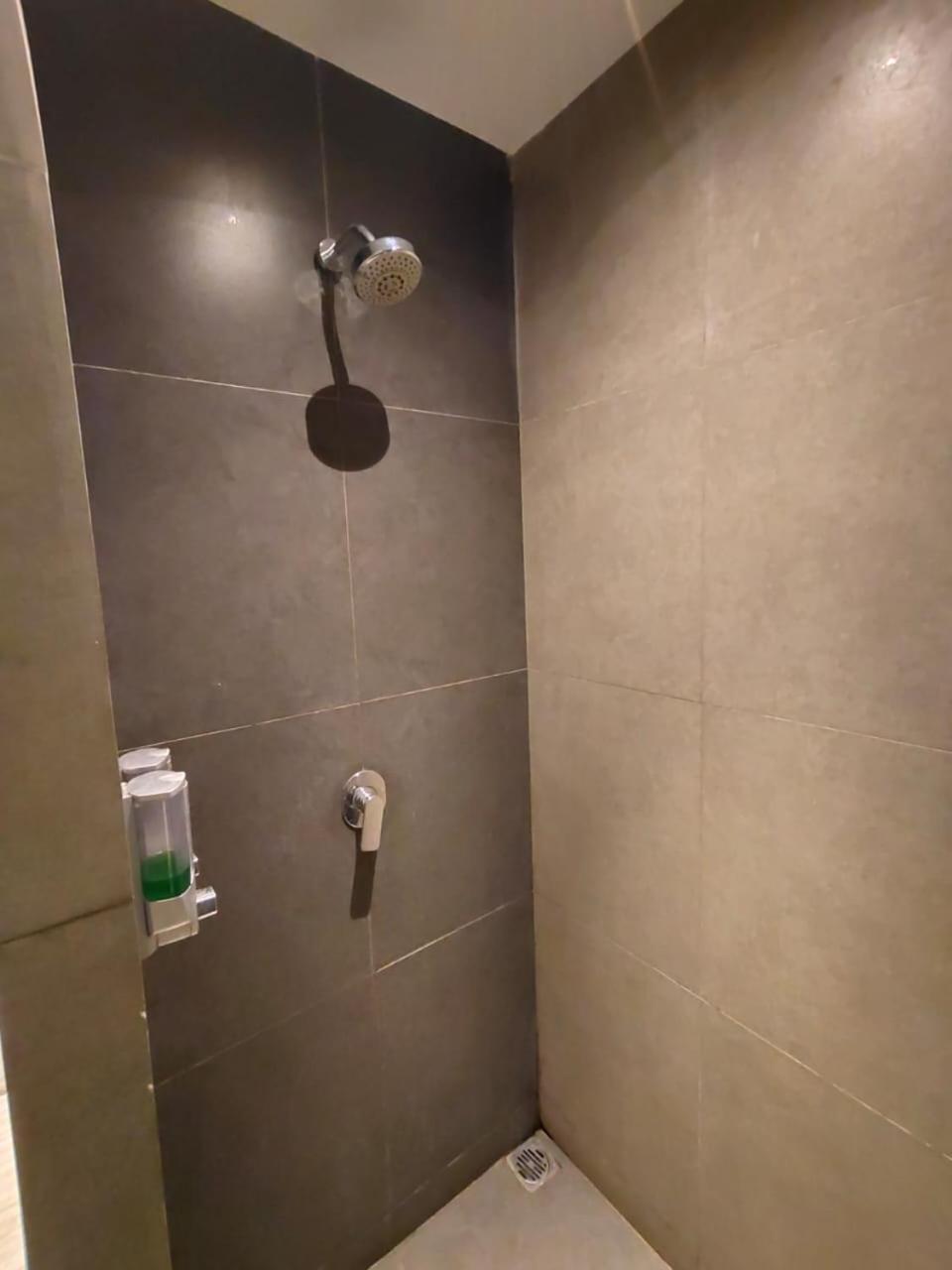 Sweet Garden Guest House Malang Ngoại thất bức ảnh