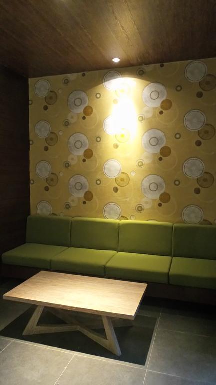 Sweet Garden Guest House Malang Ngoại thất bức ảnh