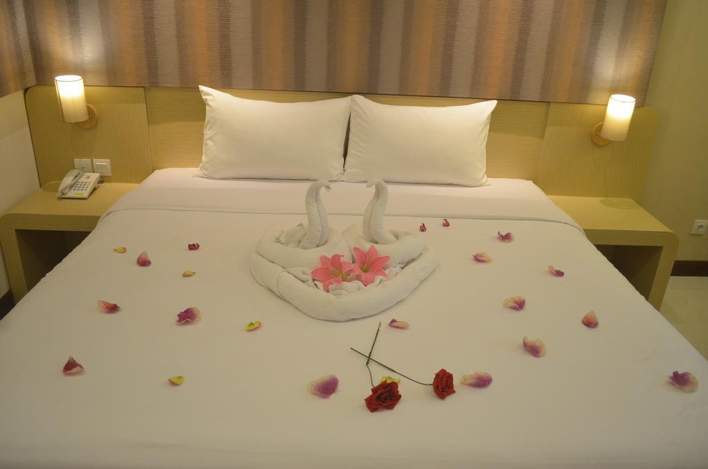 Sweet Garden Guest House Malang Ngoại thất bức ảnh