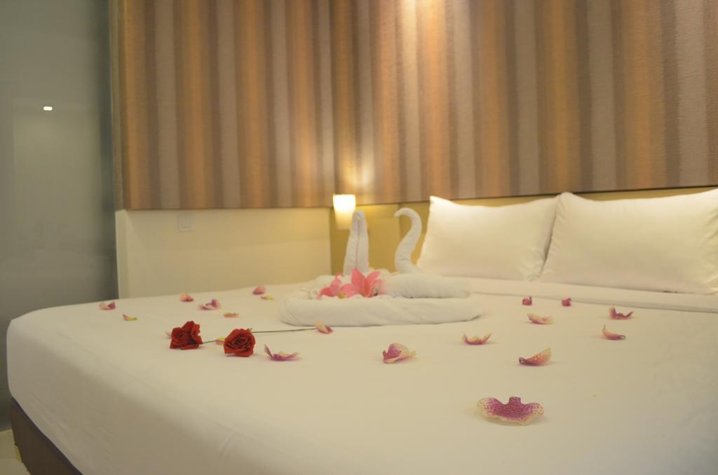 Sweet Garden Guest House Malang Ngoại thất bức ảnh