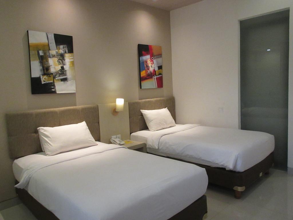 Sweet Garden Guest House Malang Ngoại thất bức ảnh