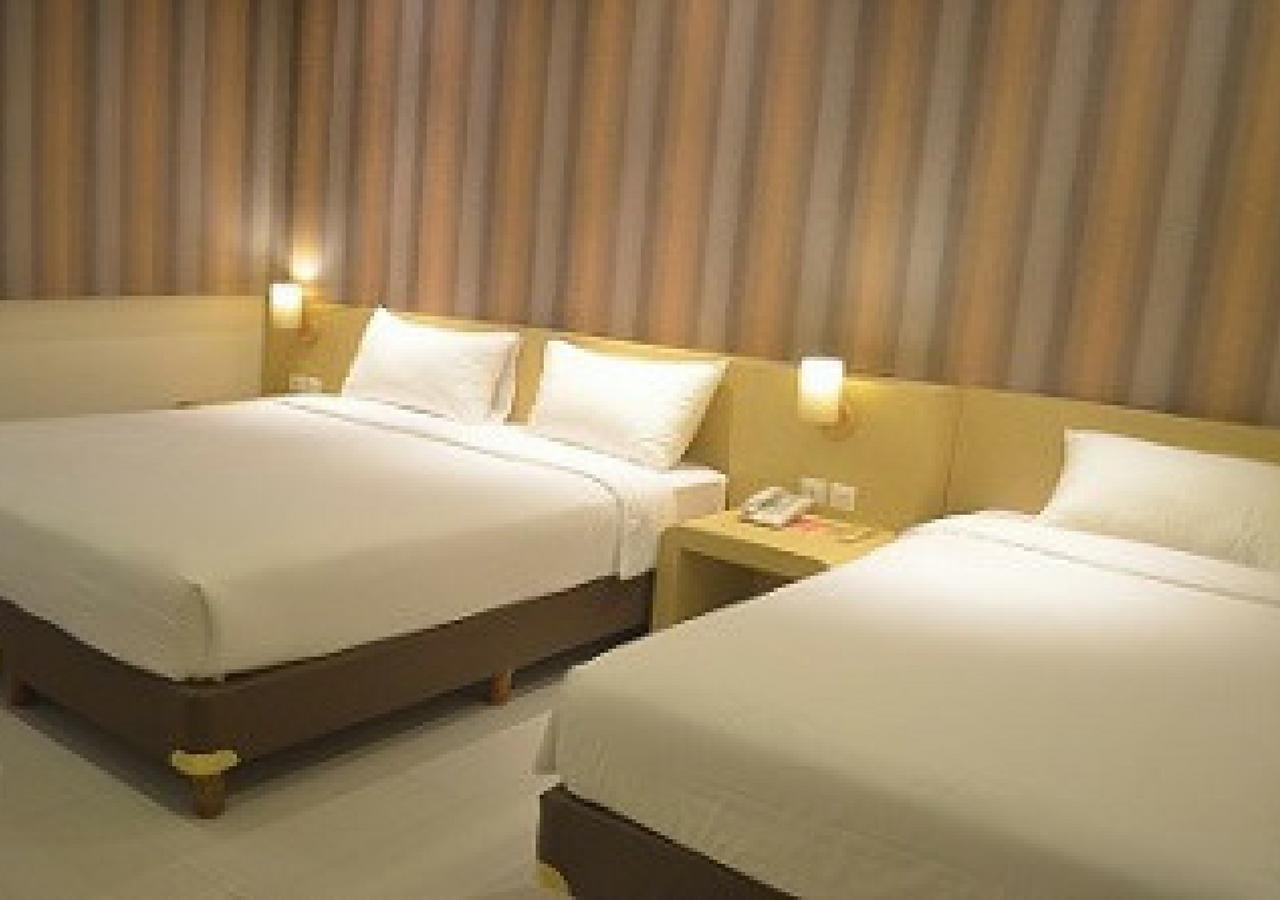 Sweet Garden Guest House Malang Ngoại thất bức ảnh